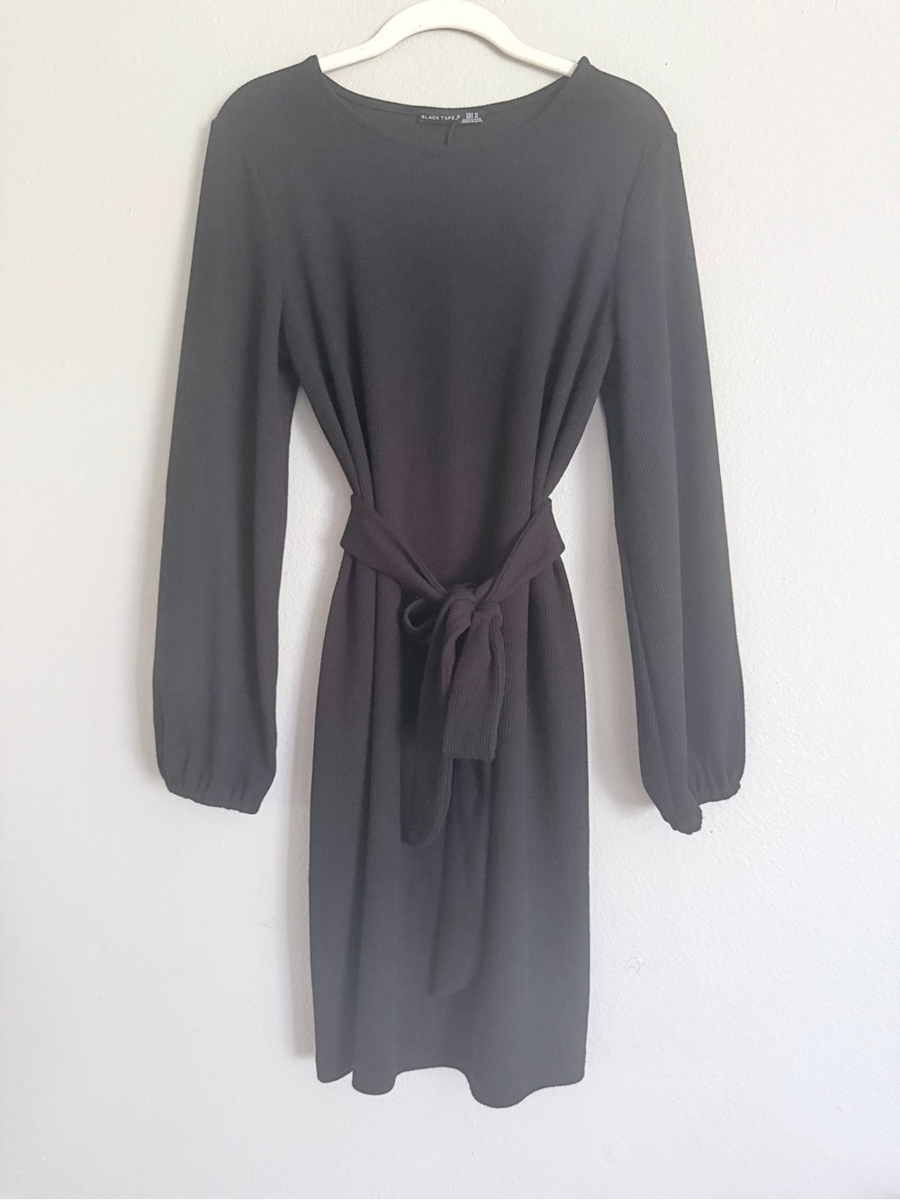 Black Tape Stretch Ribbed Tie-Waist Balloon Sleeve Shift Dress
